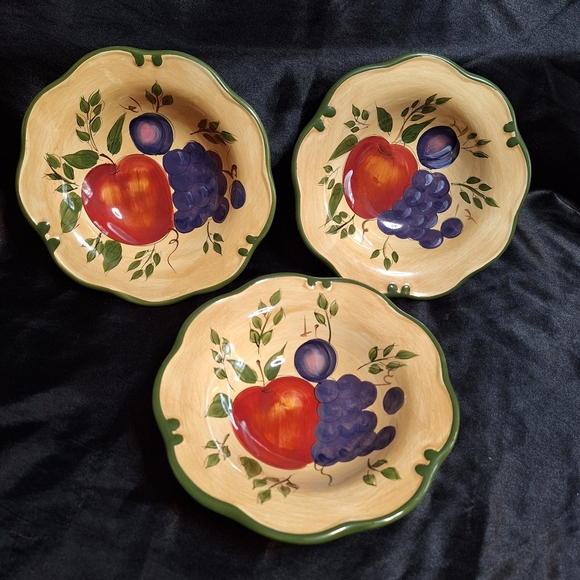 3 Discontinued Home Trends Bowls~Grenada~Soup~Salad~Scalloped~Fruit Design - Picture 1 of 11